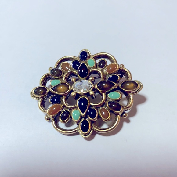 Jewelry - Costume Brooch @AK